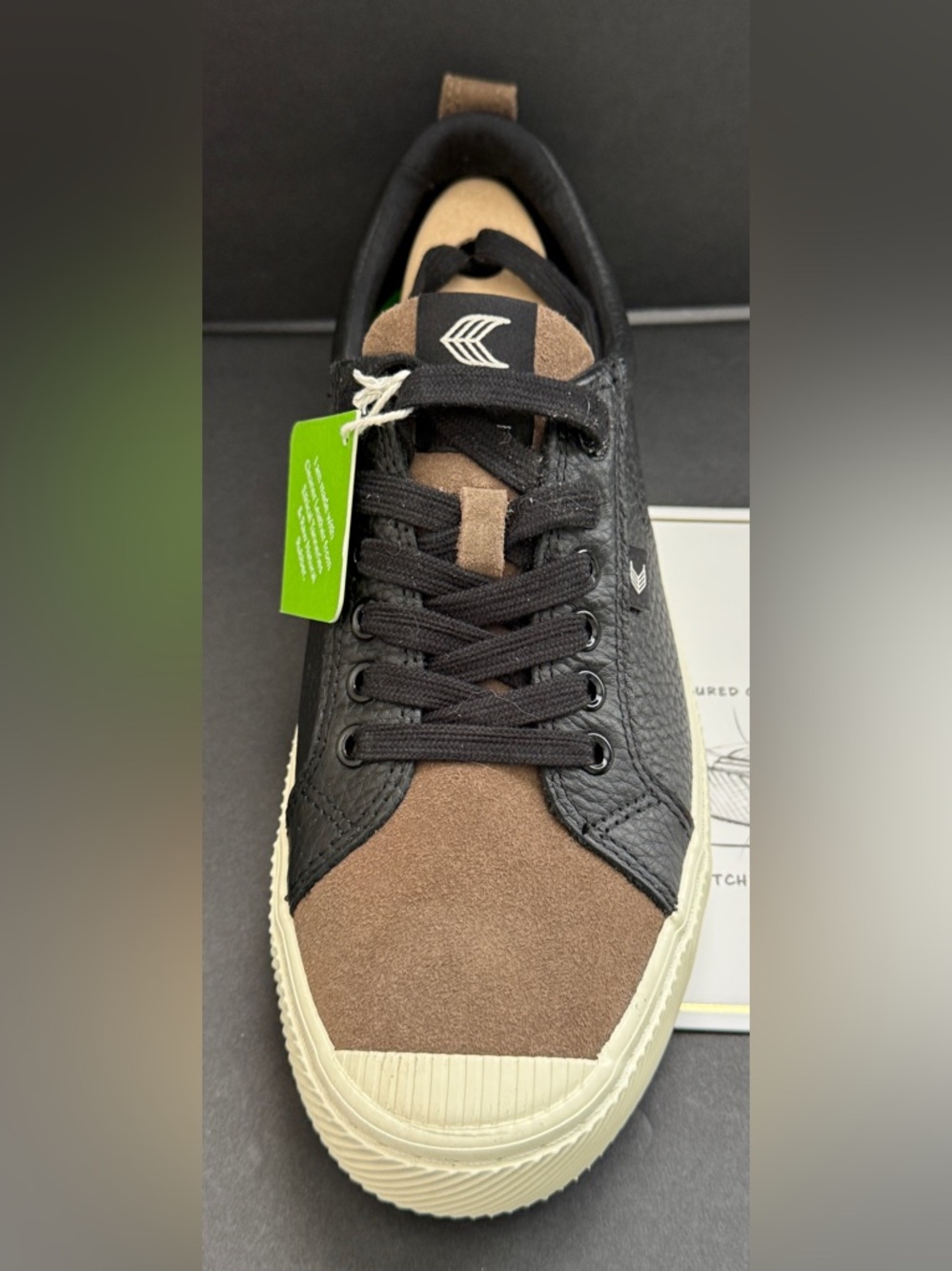 Cariuma OCA Low Black Premium Pebbled Leather Khaki Suede Sneakers Men 10 W 11.5